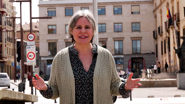 Araceli Martínez: “El verdadero patriotismo no es el que se envuelve más veces en la bandera, sino el que redistribuye la riqueza y se preocupa de las clases trabajadoras y medias”