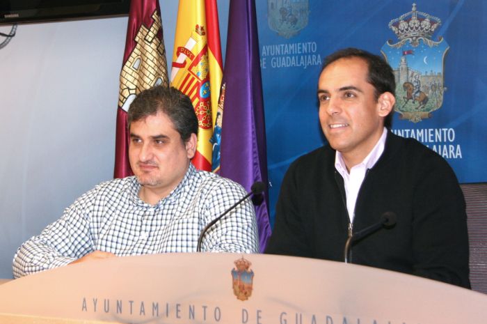 "No hay nada que impida a Román dar mañana mismo la licencia del parking”
