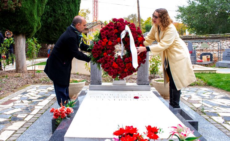 PSOE Guadalajara renueva su compromiso por una sociedad “más justa” y rinde tributo a los que dieron su vida por defender la democracia y la libertad