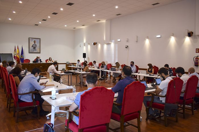 El Pleno Municipal reprueba a Antonio Román y Jaime Carnicero por el acoso laboral a Araceli Muñoz acreditado por el TSJCM