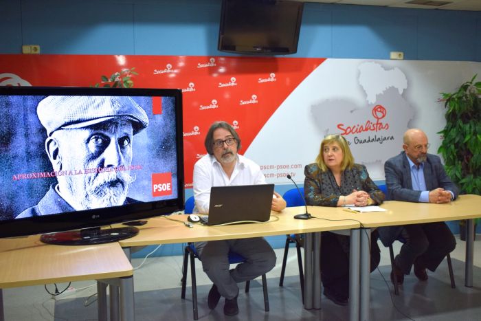 Militantes socialistas de Guadalajara analizan la historia del PSOE a través de la historia de España