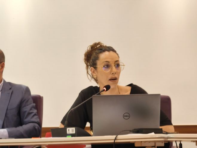 El PSOE acusa a Guarinos de seguir plegada a la ultraderecha de Vox, “sin romper su pacto y permitiendo declaraciones racistas y contra la convivencia”