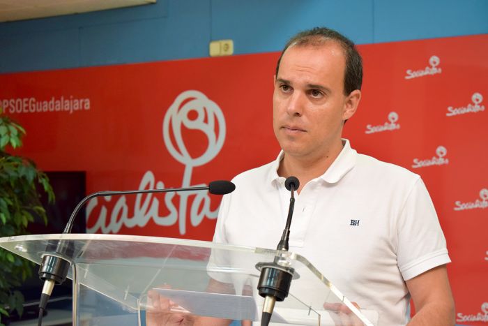 "Hemos pasado de los recortes de Rajoy a los recortes de Casado"