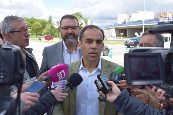 Román pidió a Fomento un informe para retrasar la apertura del nuevo parking del hospital