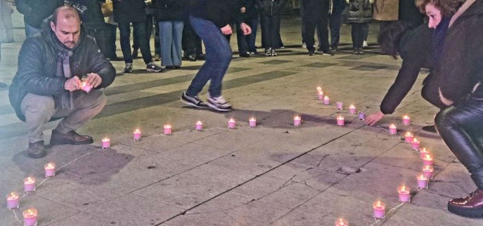 El PSOE pide a la sociedad que actúe con firmeza contra la violencia machista...