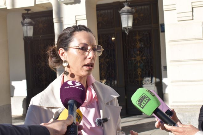 Guarinos recorta casi un millón de euros más de las partidas de centros escolares e instalaciones deportivas para llevárselo a Festejos