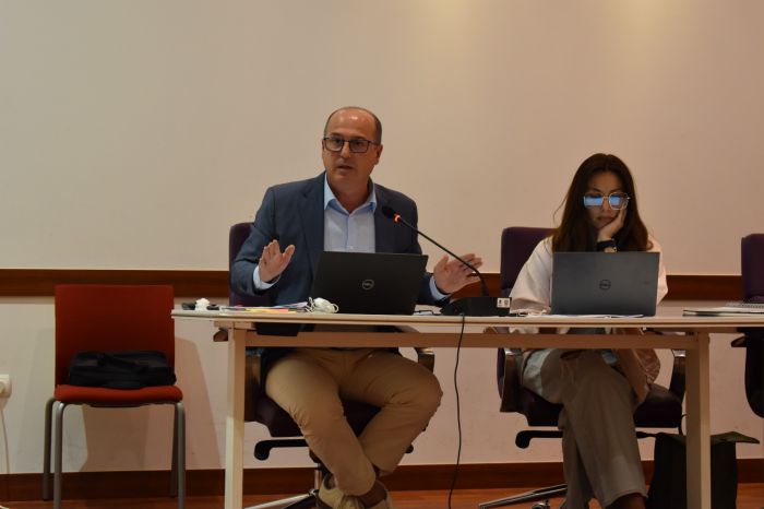 El PSOE lamenta que Guarinos “diga sí a regalar el agua al Madrid de Ayuso”